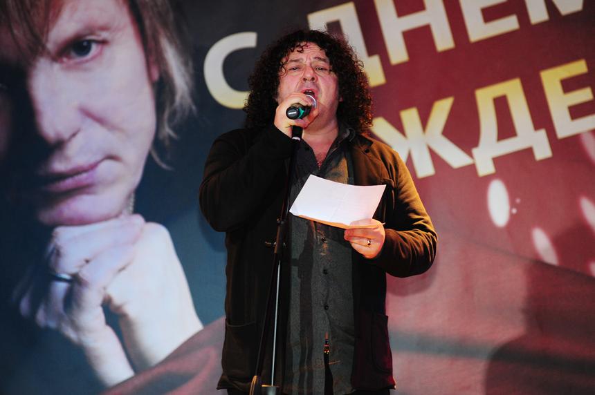 «Я залезу в тот момент, когда будет поздно»: певец Саруханов рассказал об отношениях 16-летней дочери