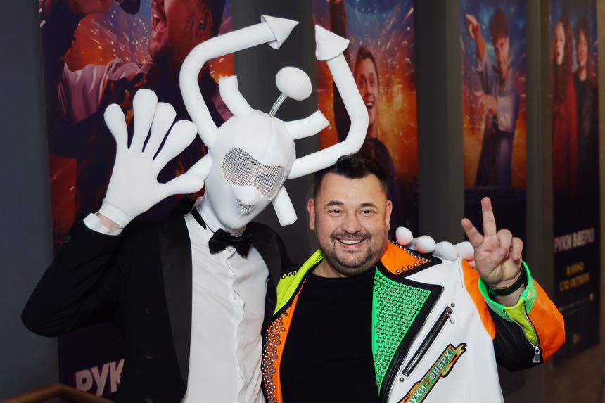 От имени «Руки Вверх!» собираются продавать воск для усов