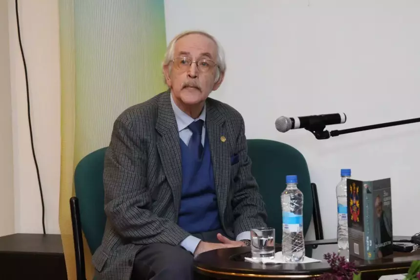 «Состояние тяжелое»: 89-летнему актеру Василию Ливанову стало хуже в реанимации