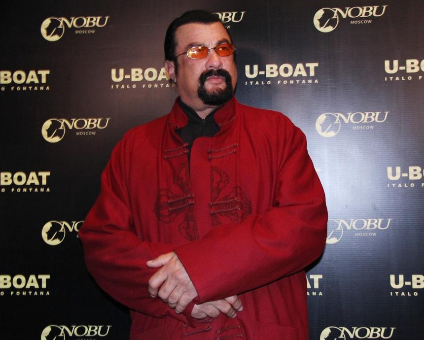 Актеру Стивену Сигалу предложили пойти на СВО