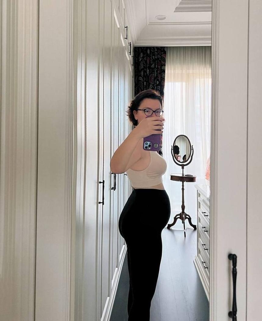 Жена Петросяна поставила точку в слухах о суррогатном материнстве, показав фото