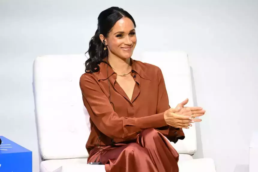 43-летняя Меган Маркл вышла в свет в украшении принцессы Дианы