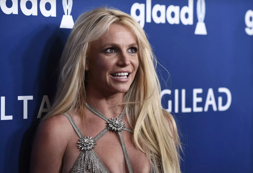 «Лучшее лекарство»: Бритни Спирс снялась на яхте и рассказала о самочувствии