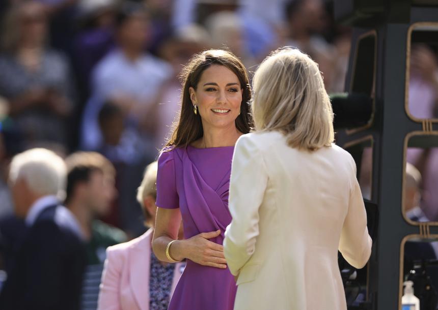 Инсайдер сообщил, что Кейт Миддлтон вынуждена носить парик после химиотерапии