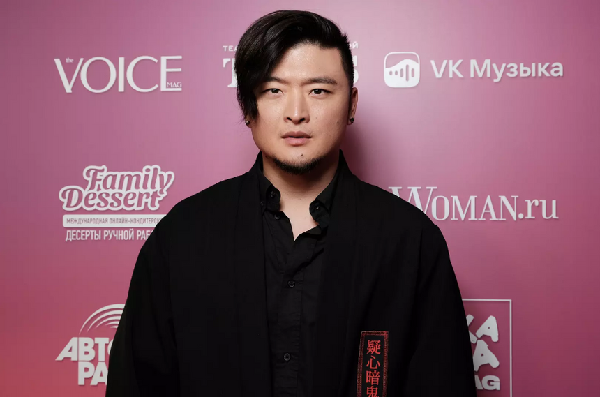 Певец Анатолий Цой высказался о видео с предполагаемым сыном