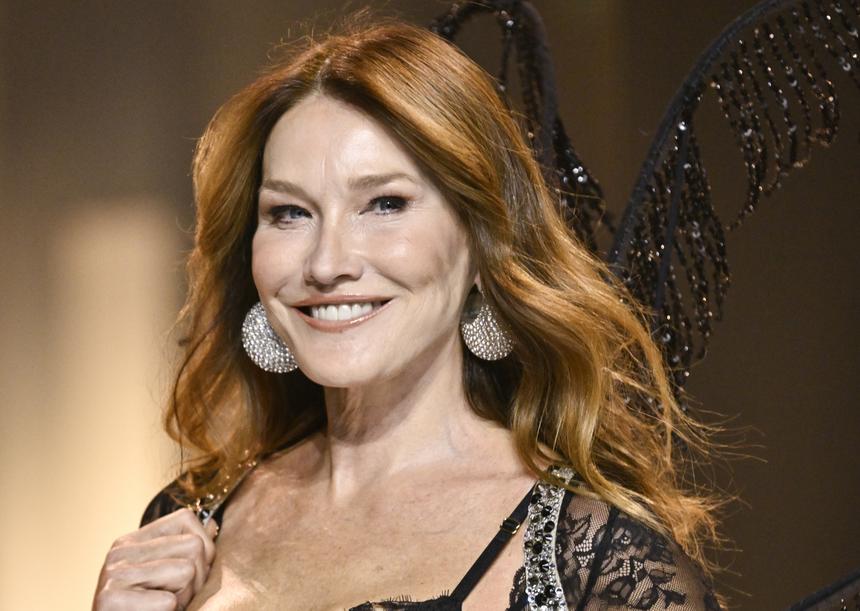Бывшая первая леди Франции Карла Бруни стала ангелом Victoria’s Secret в 56 лет