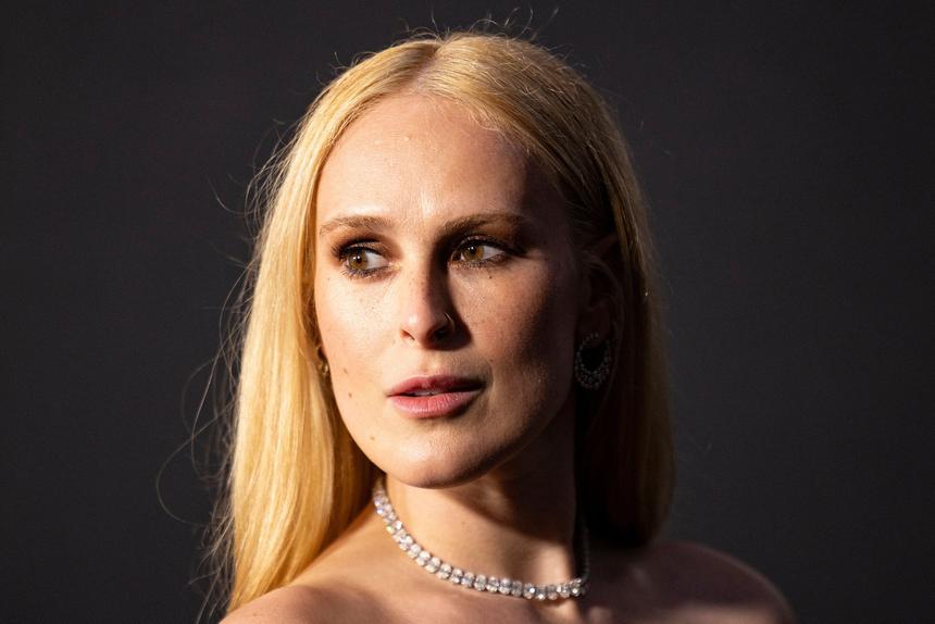 36-летняя дочь Брюса Уиллиса снялась в ванне на Фиджи