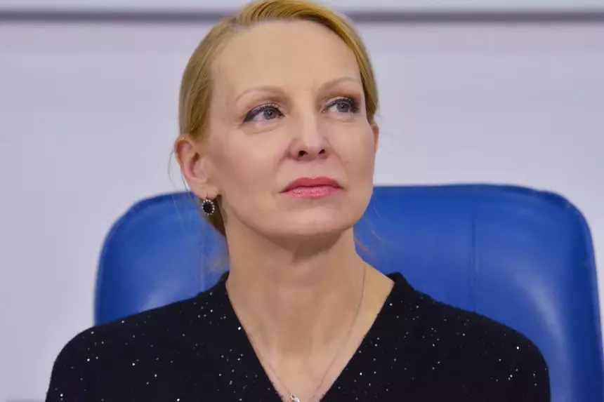 «Уродливая фигура»: Илзе Лиепа высказалась за снос памятника ее отцу в Риге