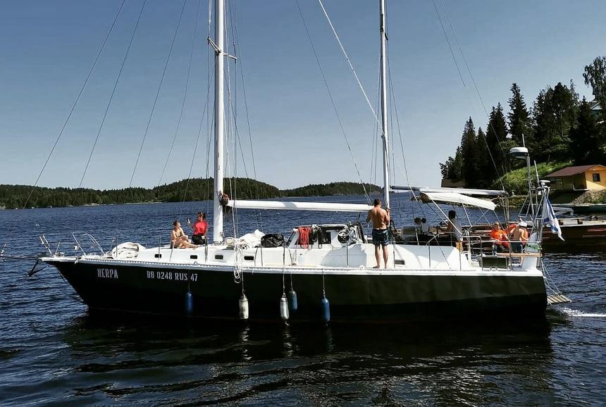 «Даже в самой страшной ситуации ты должен улыбаться»: капитан Иван Морозов рассказал о штормах, яхтинге и мистике в море