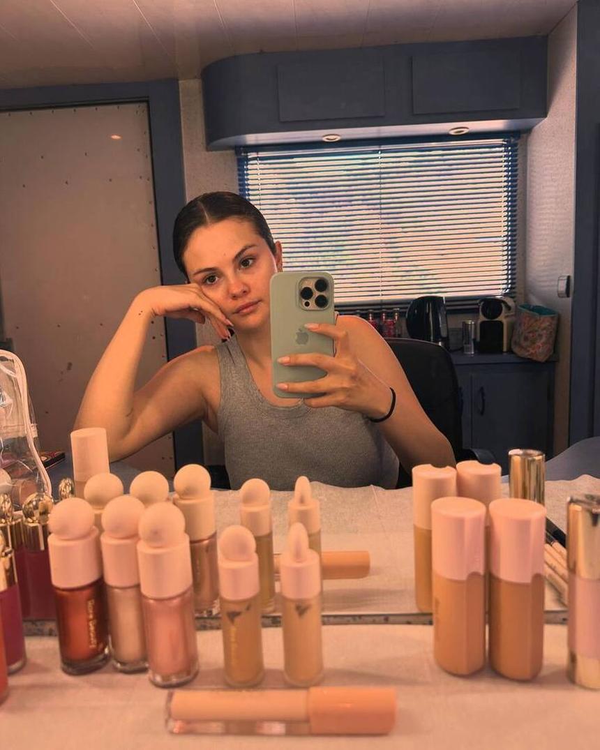 32-летняя Селена Гомес показала лицо без косметики