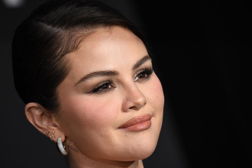 32-летняя Селена Гомес показала лицо без косметики