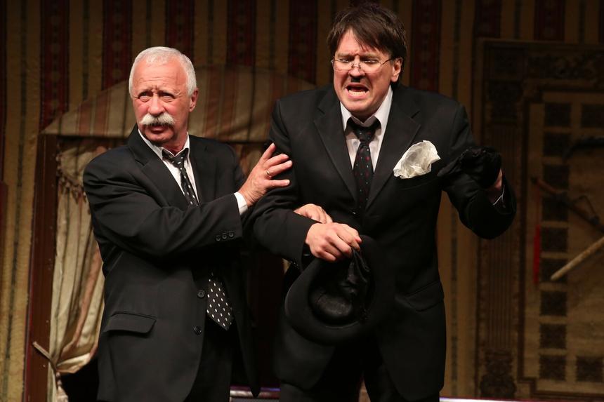 51-летний актер Денис Матросов женился в третий раз