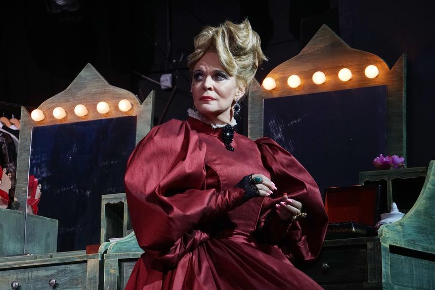 «Вышла с МРТ»: актриса Алена Яковлева раскрыла, когда ее выпишут