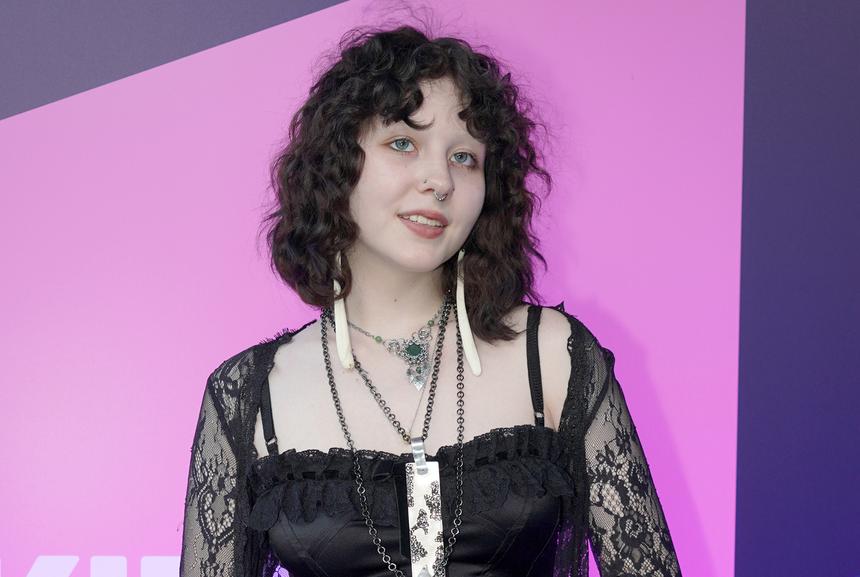 «Ей нужно будет думать о последствиях»: как скандал с Глюкозой отразится на карьере ее старшей дочери