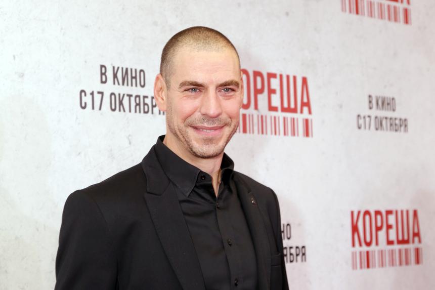 «У них нет достаточного опыта»: Дмитрий Дюжев объяснил, почему запрещает детям смотреть «Бригаду» и «Жмурки»