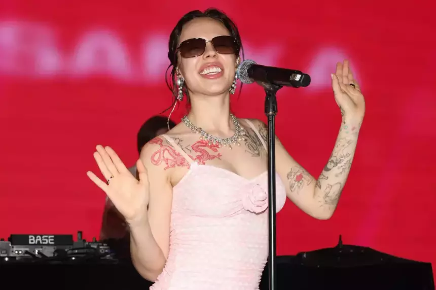 «Простите»: Инстасамка спровоцировала давку и погром в магазине в центре Москвы