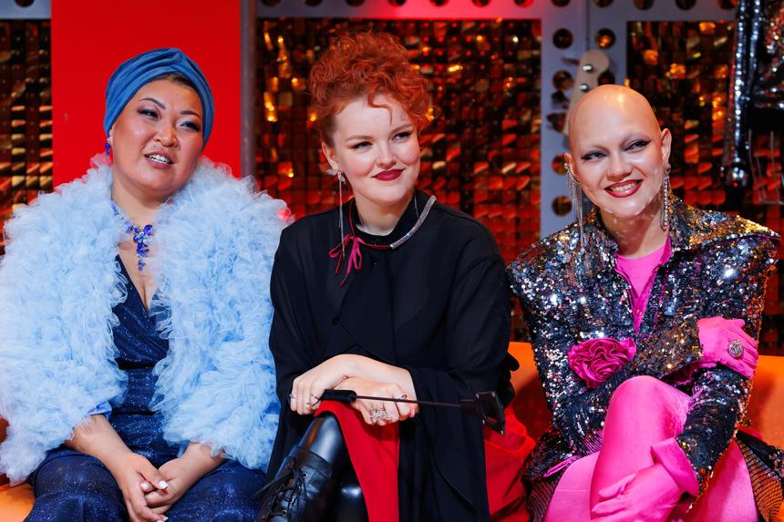 Дальнобойщица, крановщица и воспитанница детдома: известны участницы шоу «Царица» на телеканале «Пятница!»