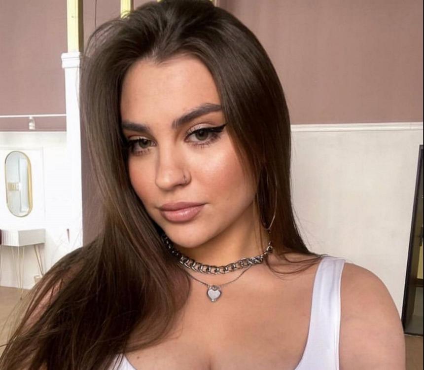 «Ритм, под который хочется танцевать»: внучка Боярского представила песню в стиле Бритни Спирс