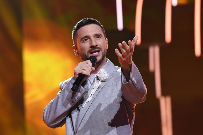 Певец Сергей Лазарев показал моложавую мать в ее 67-летие