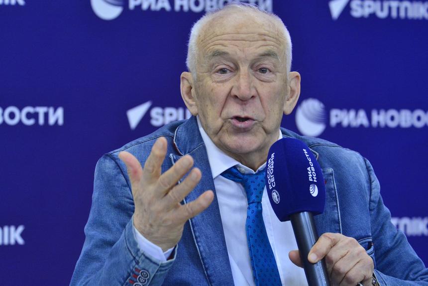 «Идиотка»: Пашутин раскритиковал уехавшую из РФ Жанну Агалакову