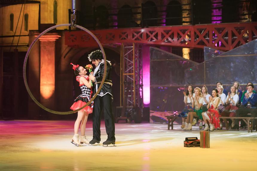 Лиза Арзамасова, Наталья Подольская, Дина и Арина Аверины на премьере спектакля «Кармен» Ильи Авербуха