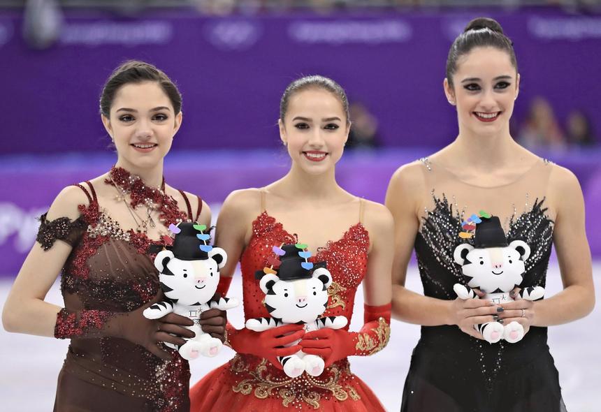 «Она со мной не здоровается»: Алина Загитова раскрыла правду об отношениях с Евгенией Медведевой