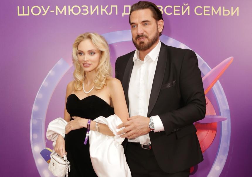 «Так нельзя!»: Курбан Омаров отругал беременную жену из-за эмоций, которые могут плохо сказаться на ребенке