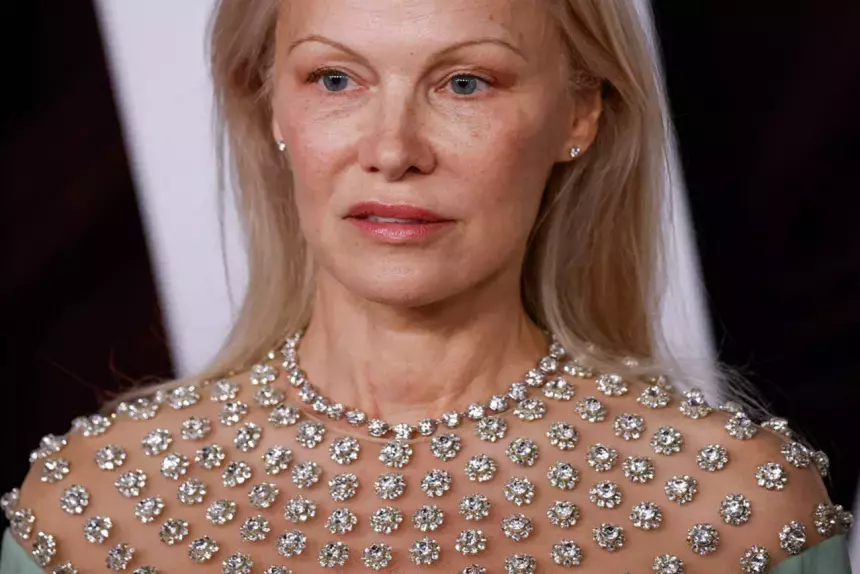 Актриса Памела Андерсон рассказала о списке полезных привычек на каждый день