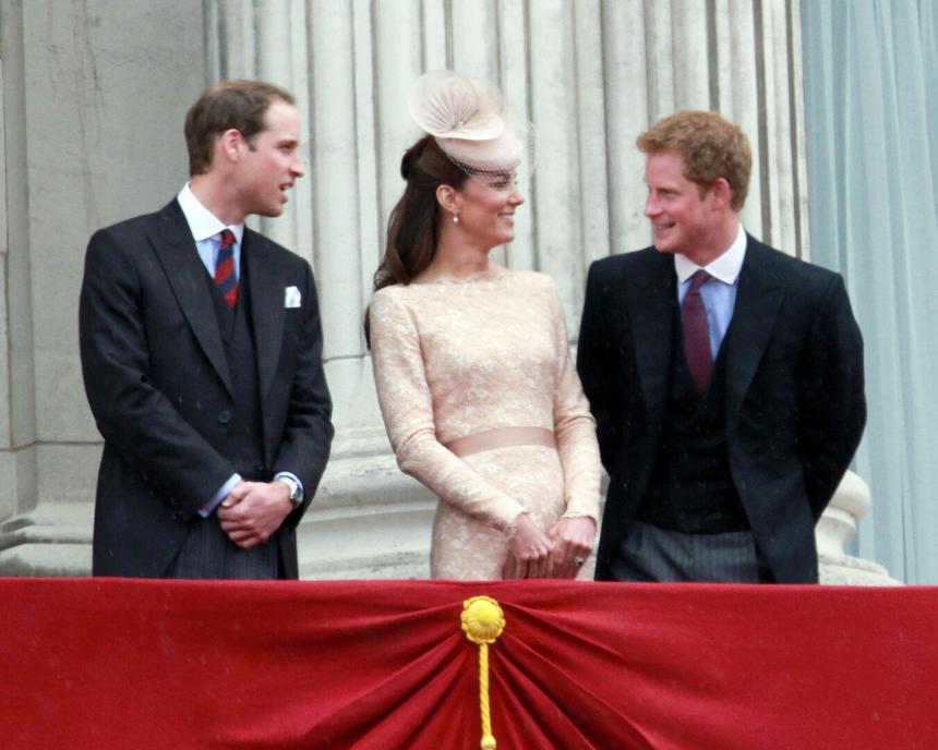 «Беспокоится, что может встать на пути»: Кейт Миддлтон раскрыла, кто мешает примирению принца Гарри с семьей