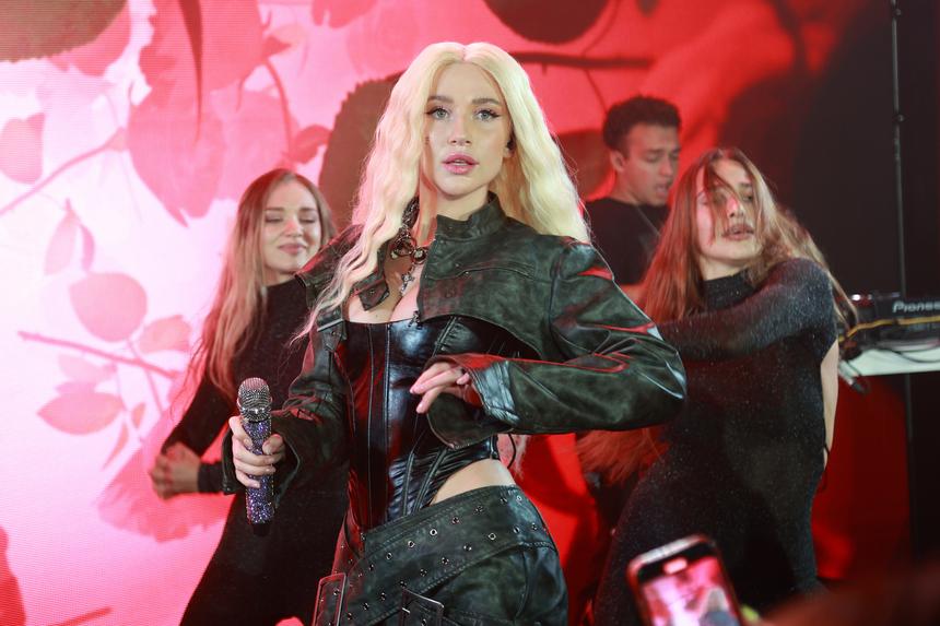 27-летняя певица Mia Boyka показала лицо «с морщинками» без фотошопа и фильтров