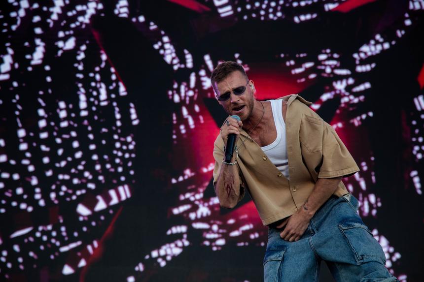 Олег Майами приехал с букетом на концерт Ольги Бузовой после слухов о романе