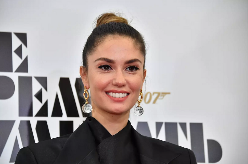 «Была химия»: Агата Муцениеце высказалась о романах с Чуйковым и Кологривым