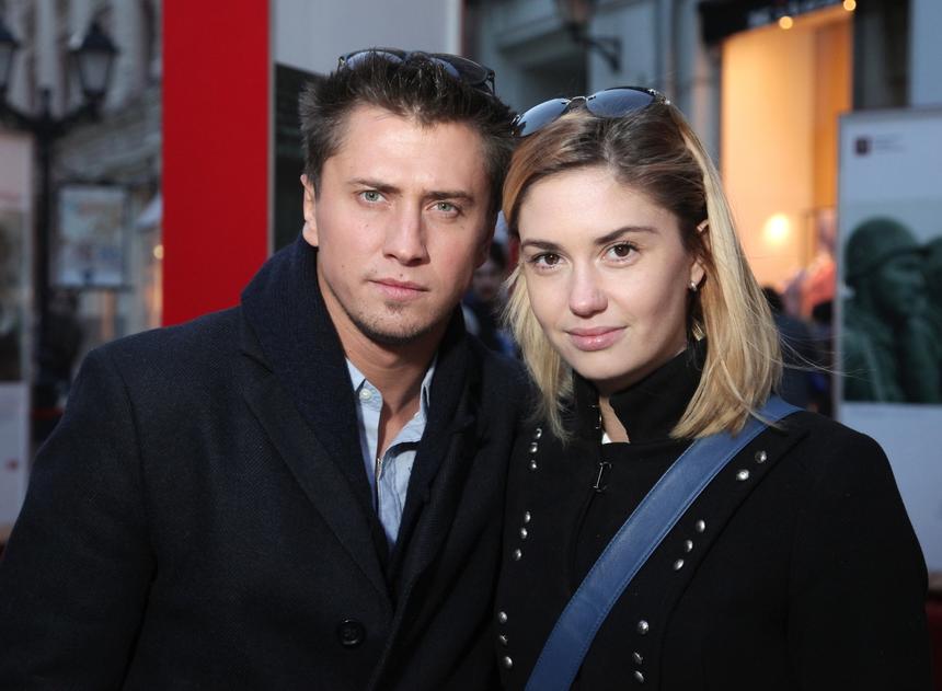 «Павел счастлив как никогда»: бывший муж Агаты Муцениеце снялся с женой и сыном в Дубае после судов