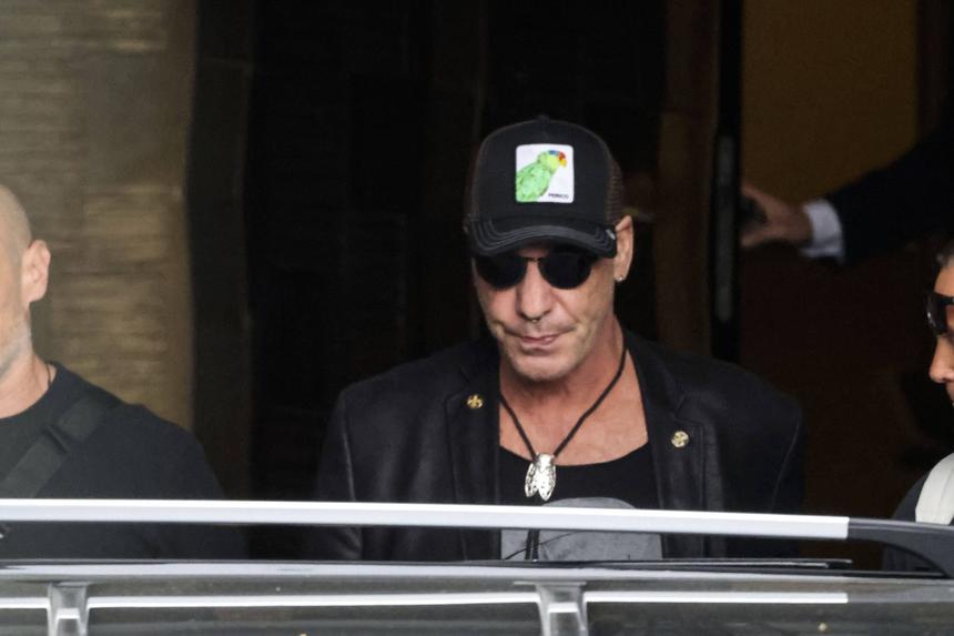 Солиста Rammstein обязали выплатить 67 млн рублей за отмену концерта в Твери