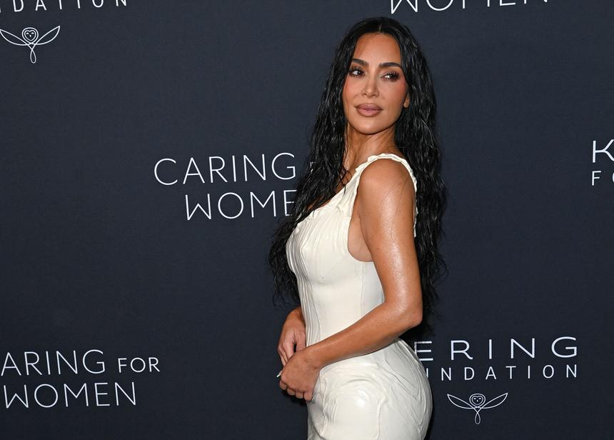 Нарушила закон: модель Ким Кардашьян задержали полицейские