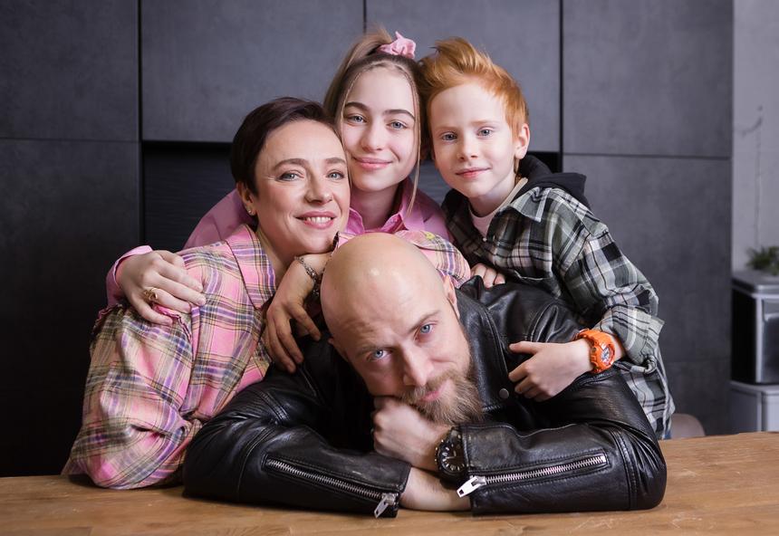 «Ничего интереснее человека быть не может»: Тутта Ларсен о семейном проекте, отношениях с мужем и детях