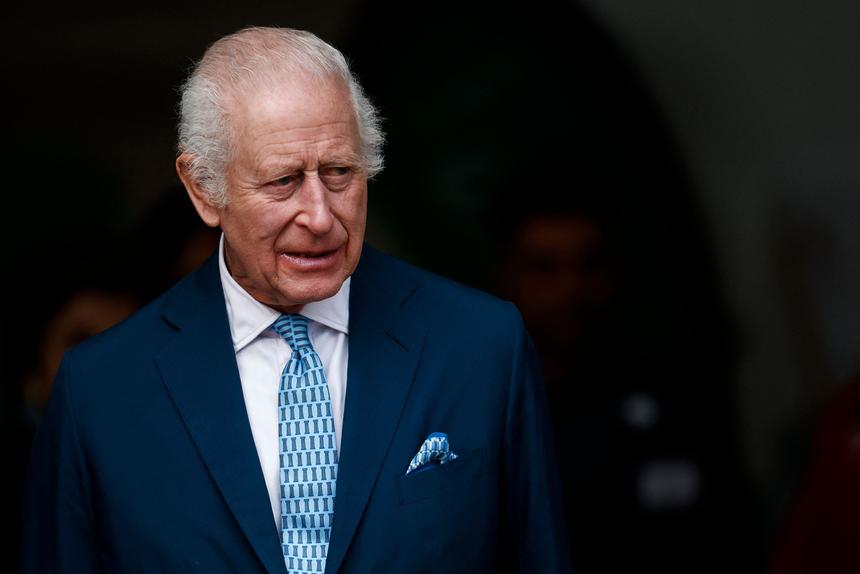 Неизвестные угнали сельхозтехнику с фермы британских монархов