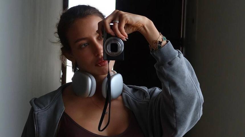 Возлюбленная Тимати продемонстрировала фигуру на камеру