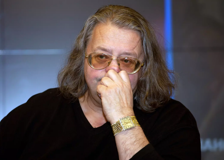 «Ей просто плевать»: сын Александра Градского хочет снести памятник на могиле отца