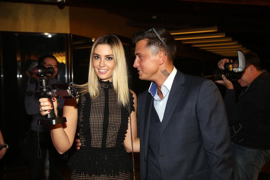 Пока бывшая жена ждет ребенка домой: Павел Прилучный заснял, как проводит время с сыном