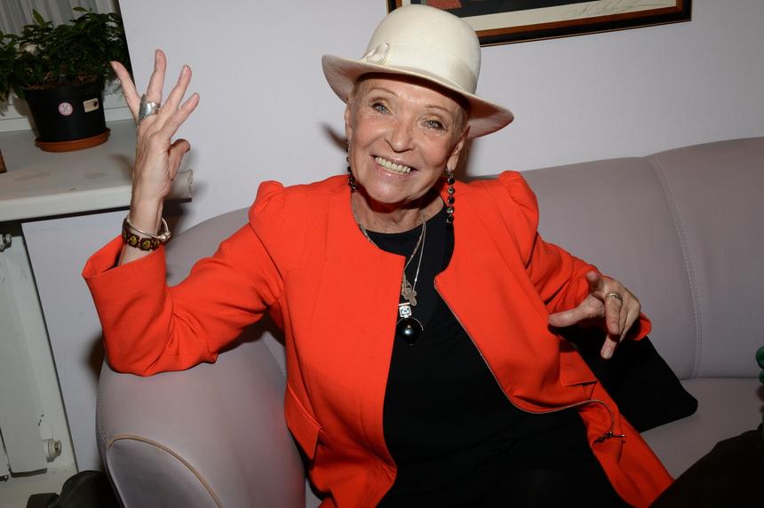 В гробу словно живая: Светлану Светличную похоронят в любимом платье, в котором она себя «чувствовала девочкой»