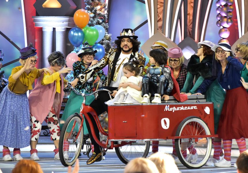 «Фундаментальная классика»: почему в новогоднем «Голубом огоньке» не меняются артисты