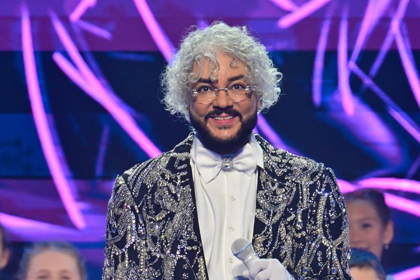 Раскрыта стоимость «огненных» брюк Филиппа Киркорова: нашлись на распродаже