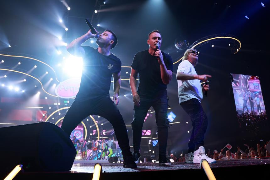 Кирилл Туриченко (слева)