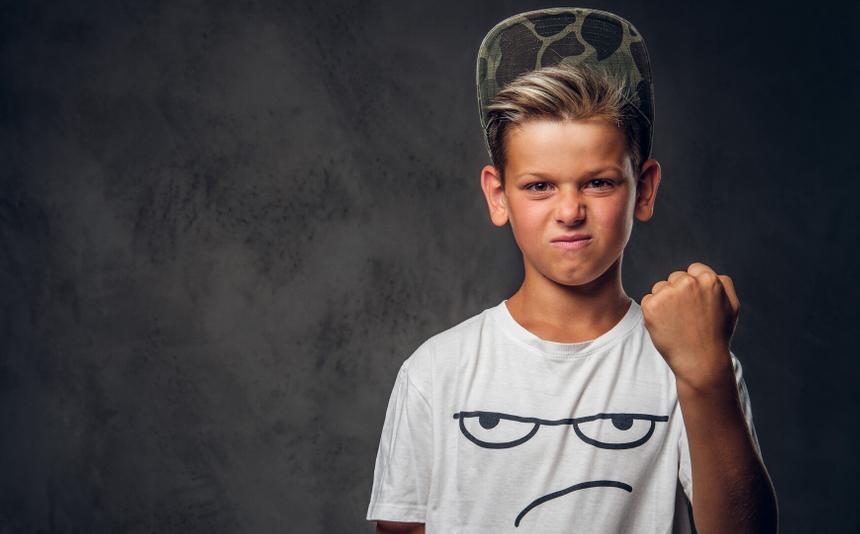 Поставлял оружие и продумывал преступления: 14-летний мальчик организовал банду детей-киллеров