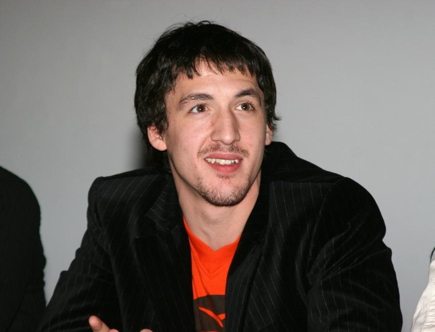 Артур Смольянинов* рассказал о падении доходов после отъезда из России