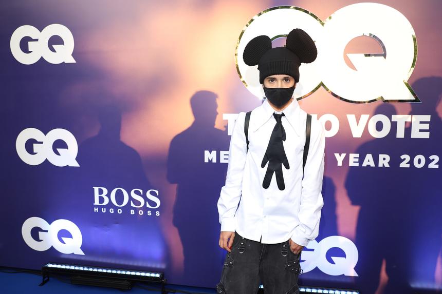 25-летний музыкант Slava Marlow подарил маме квартиру за 100 млн рублей в честь праздника