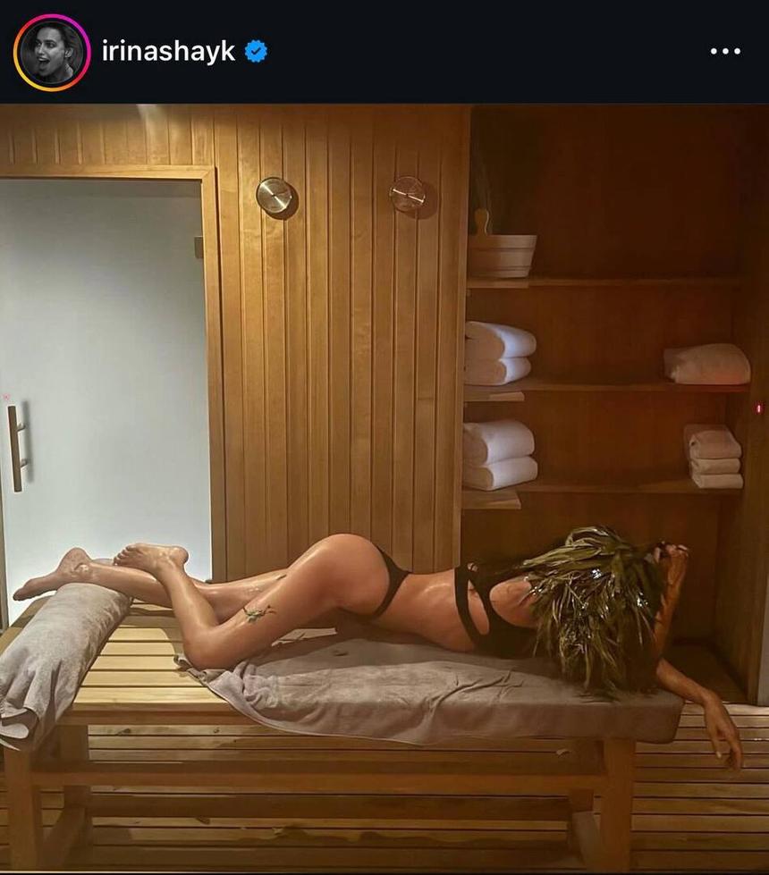 Ирина Шейк продемонстрировала фигуру в купальнике на парении в бане