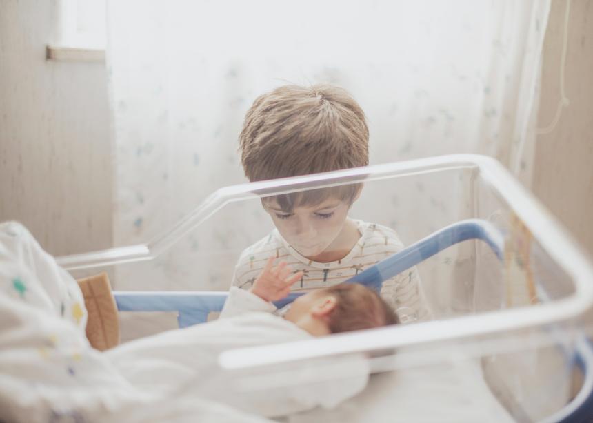 В Саратове младенец отравился жидкостью для курения вейпа