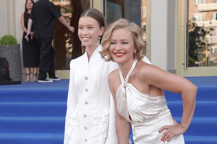 «Будет штормить»: Юлия Пересильд рассказала, как пережить ретроградный Меркурий